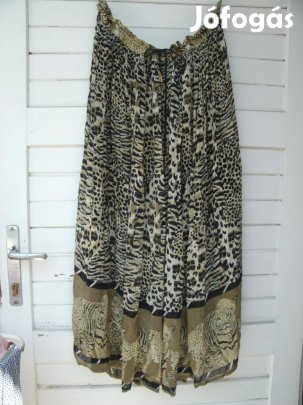 Két szoknya, két színben L méretben