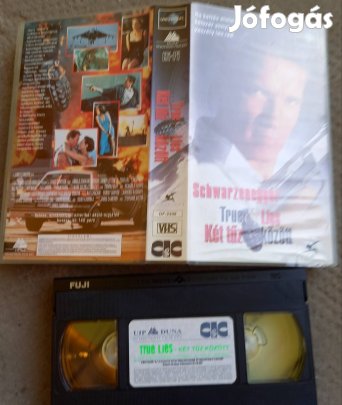 Két tűz között - akció vhs - Arnold Schwarzenegger