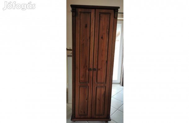 Kétajtós szekrény, akasztós, fából