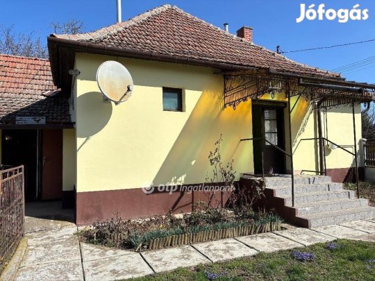 Kétegyházai 71 nm-es ház eladó