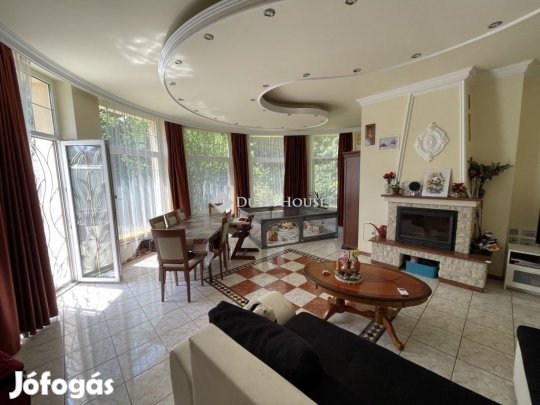 Kétgen., iroda, medence,7 szoba, napelem, ház, Budapest 15. ker.