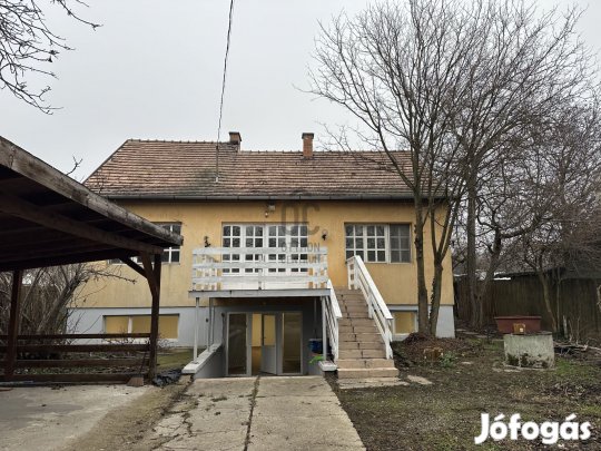 Kétgenerációnak ideális ház Érd, Tusculánumban!