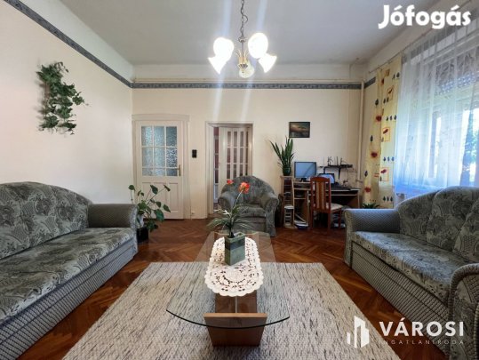 Kétgenerációs, külön bejáratú hangulatos otthon