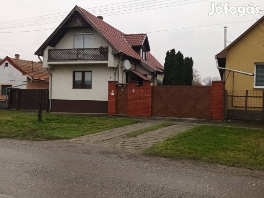 Kétgenerációs családi ház