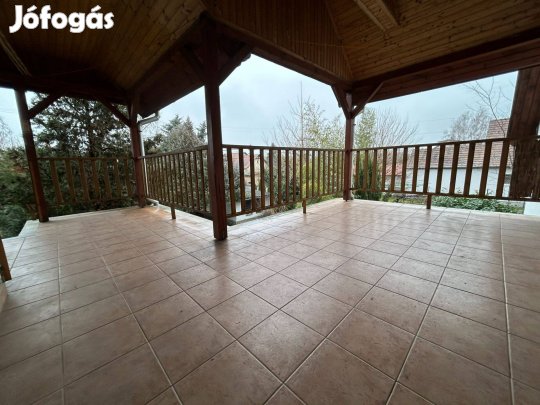 Kétgenerációs családi ház Budakalászon, Szentistván-telepen