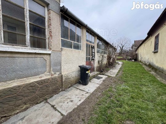 Kétgenerációs családi ház TÓTSZERDAHELY - rengeteg lehetőséggel