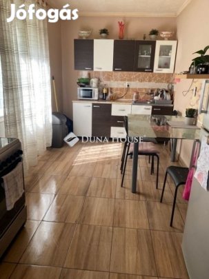 Kétgenerációs lehetőség 893nm-es Telken 117-nm családi ház