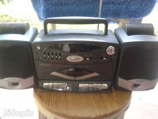 Kétkazettás rádiós magnó levehető hangfalakkal