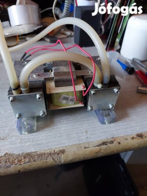 Kétlépcsős vákuum szivattyú