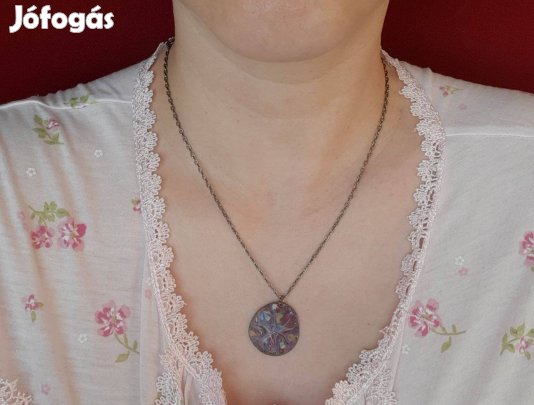 Kétoldalasan viselhető fém nyaklánc saját festéssel