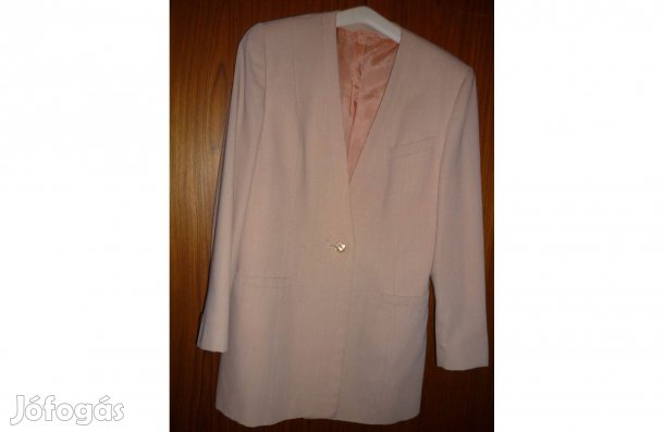 Kétrészes kosztüm barack színben, 42-es méret