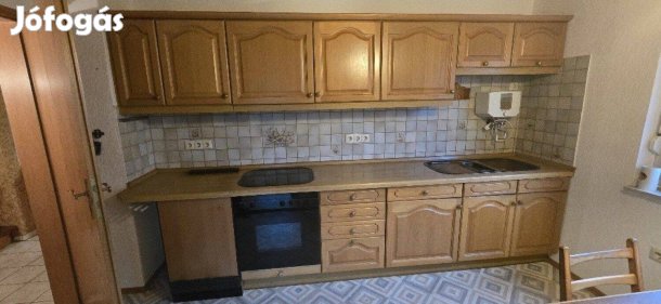 Kétrészes tölgyfa frontos konyhabútor