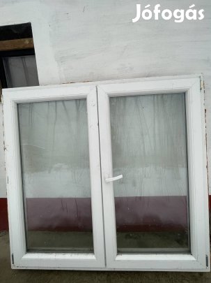 Kétszárnyas Ablak