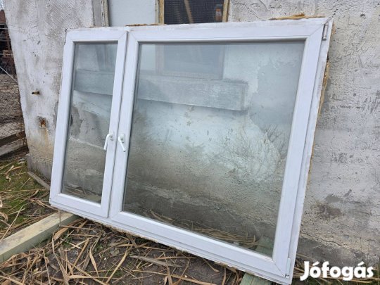 Kétszárnyú, műanyag nyílászáró