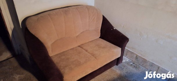 Kétszemélyes kanapé ágyneműtartós