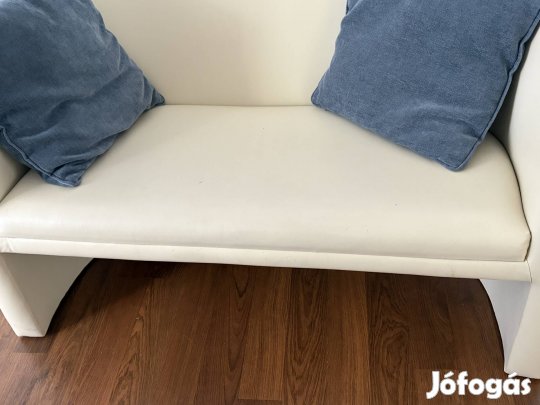 Kétszemélyes kanapé eladó