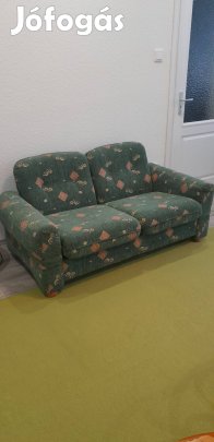 Kétszemélyes zöld szinű kanapé szép állapotban eladó