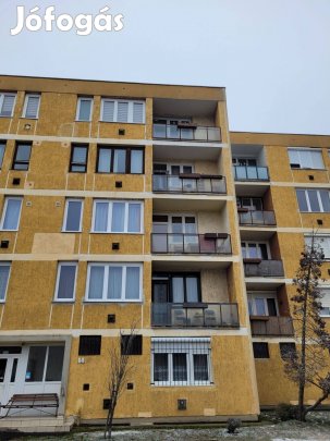 Kétszobás téglalakás Derkovits lakótelepen