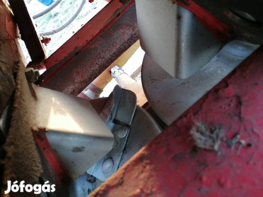 Kéttárcsás műtrágyaszóró eladó jó állapotban