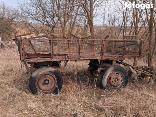 Kéttengelyes lengyel pótkocsi