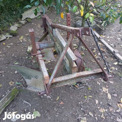 Kettes eke eladó.