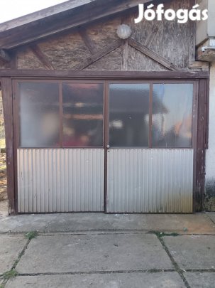 Kettő szárnyú garázs / tároló ajtó