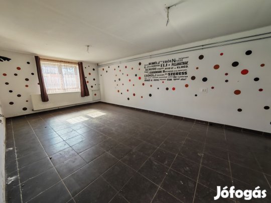 Kettő szobás családi ház, részben felújítva eladó!