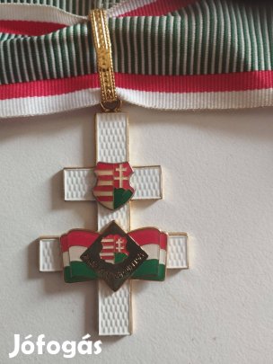 Kettős kereszt medál