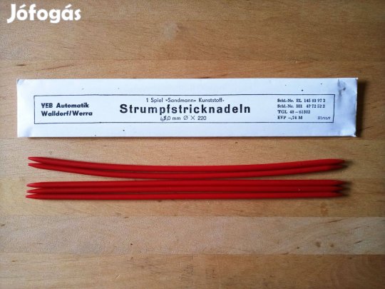 Kétvégű egyenes kötőtű szett 4 mm-es piros