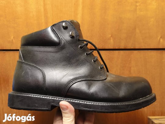 Keuka taktikai bakancs 46.