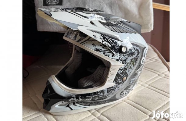 Keveset használt gyerek bukósisak S