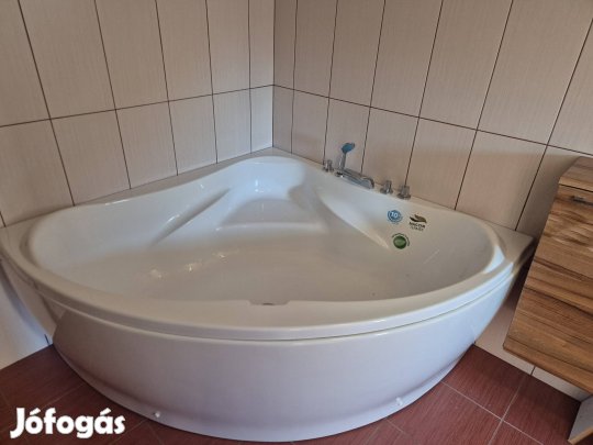 Kevesett használt sarokkád  csappal eladó