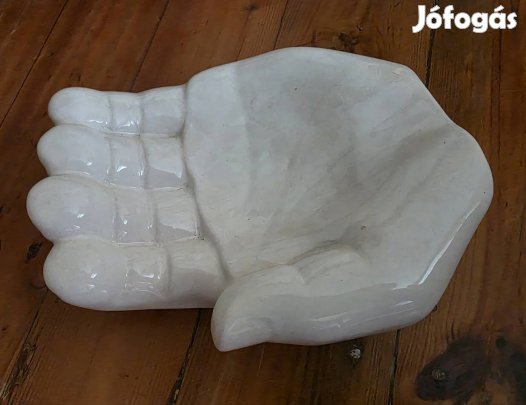 Kéz formájú kerámia pénztárhoz