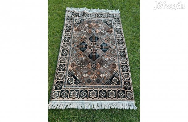 Kézi Csomózású Marokkói Szőnyeg A Tradíció és Stílus Találkozása