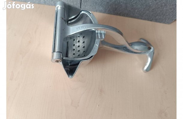 Kézi Gyümölcsprés