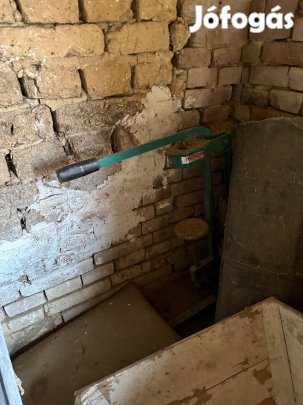 Kézi állványos profi dugózó Mondia