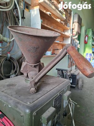Kézi daráló hagyományos
