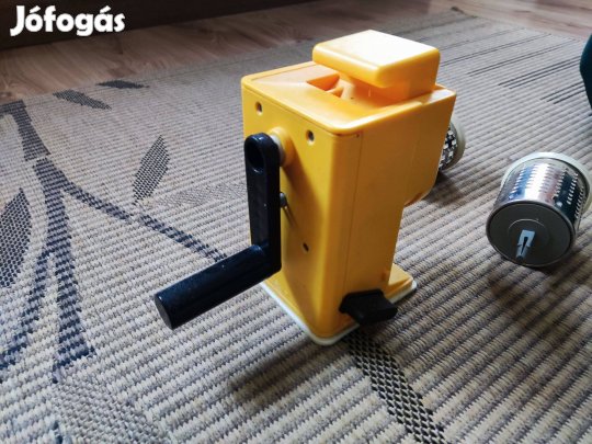 Kézi daráló tartozékokkal