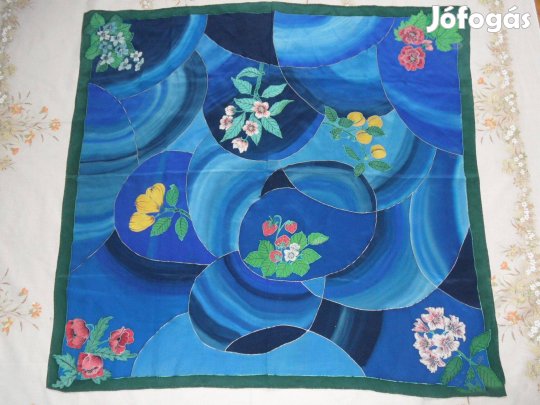 Kézi festésű jelzett selyem női kendő, sál ( 90 cm x 87 cm )