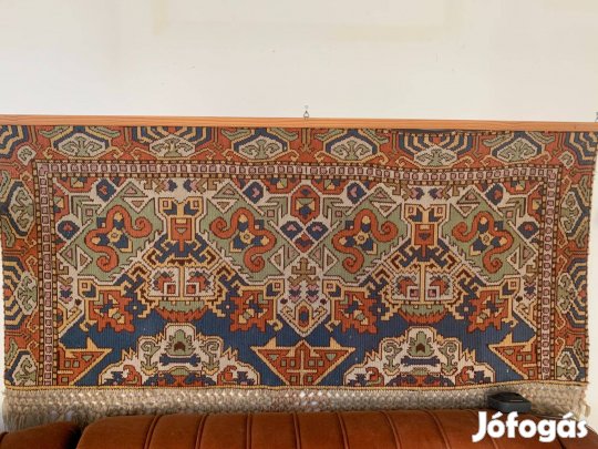 Kézi hímzésű, keleti mintás falikép / dekoratív terítő (120x70)