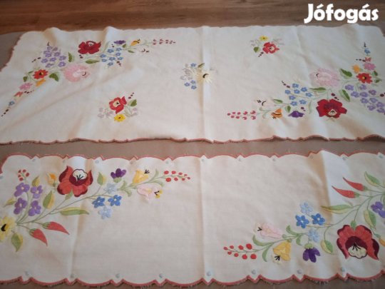 Kézi hímzett futó