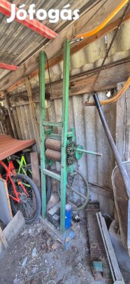 Kézi szőlőpréselő, fémből! Tökéletesen működik!