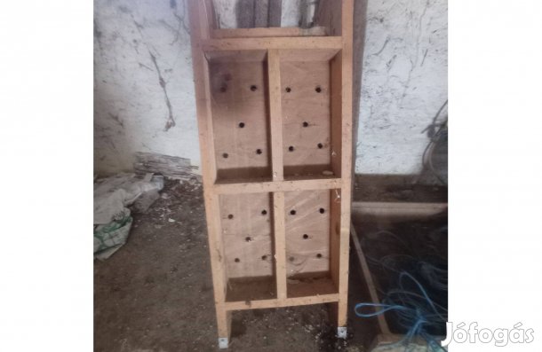 Kézi vályogvetők Kiskunfélegyházán többfajta méretű téglához