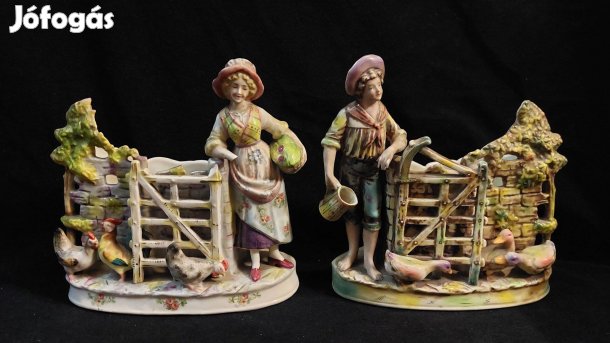 Kézifestett, jelzett porcelán, figurális kaspó pár