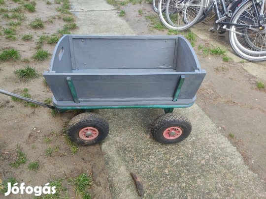 Kézikocsi (fa oldalakkal, gumikerekes) eladó