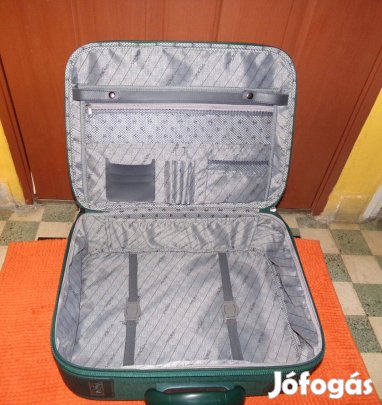 Kézipoggyász bőrönd, 53x43x22 új üzleti laptoptartós rekeszes Vox