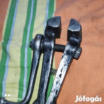 Kézisatu kulccsal szerszám alkatrész