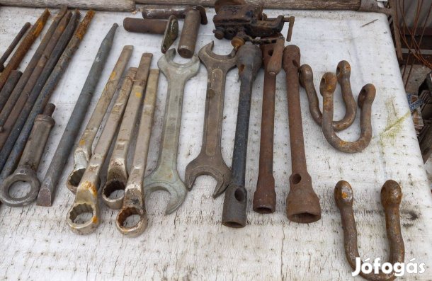 Kéziszerszámok, villáskulcs