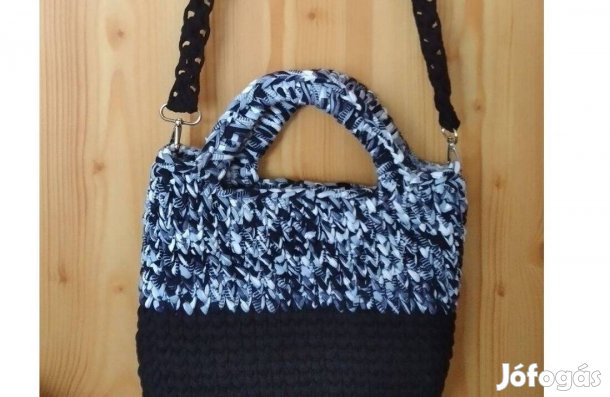 Kézitáska / új,horgolt./