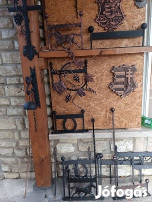 Kézműves Pince borozó cégér reklám Kovácsoltvas csengő kolomp